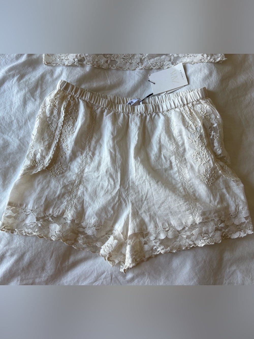 Zara embroidered lace set - Picture 5 of 6